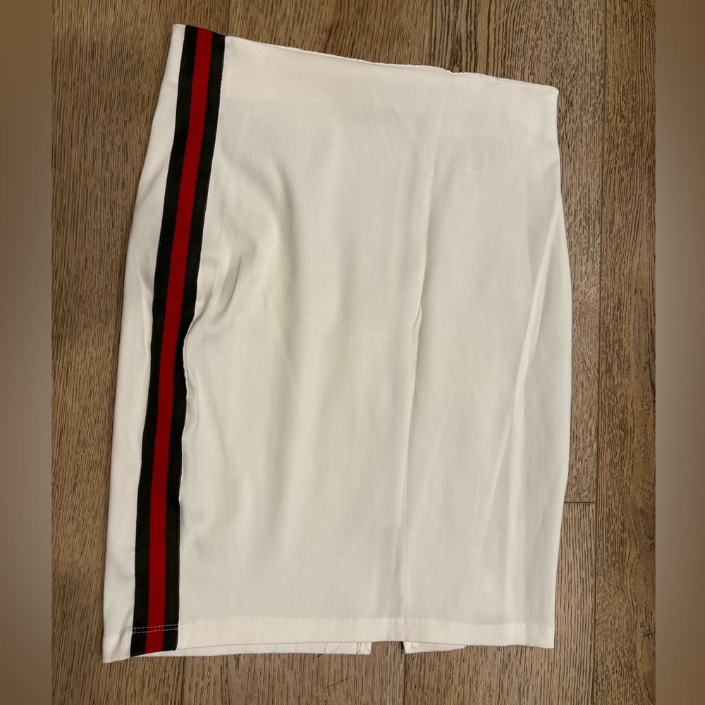 White Pencil skirt